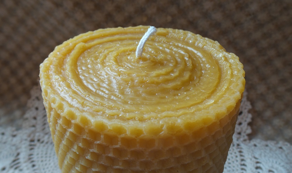 Beeswax Candle Large Rolled-Look Pillar - Image 2