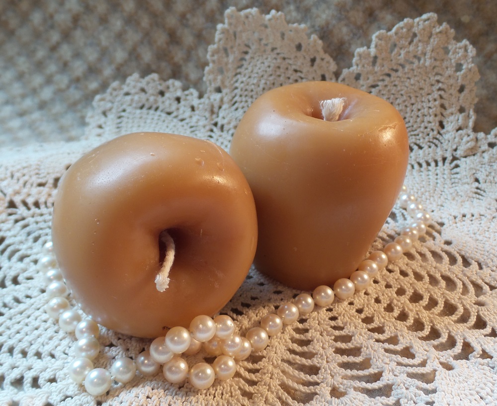 Beeswax Candle Apple Shaped Candle set/2 - Image 3