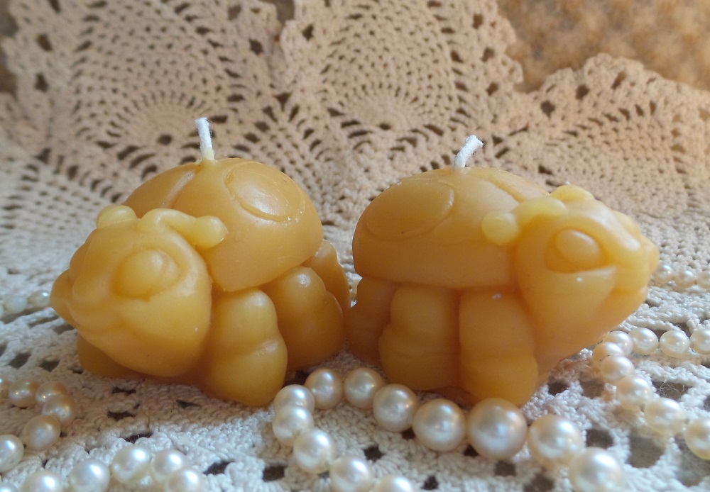 Pure Beeswax Tiny Ladybug Candle set of 2 - Image 2