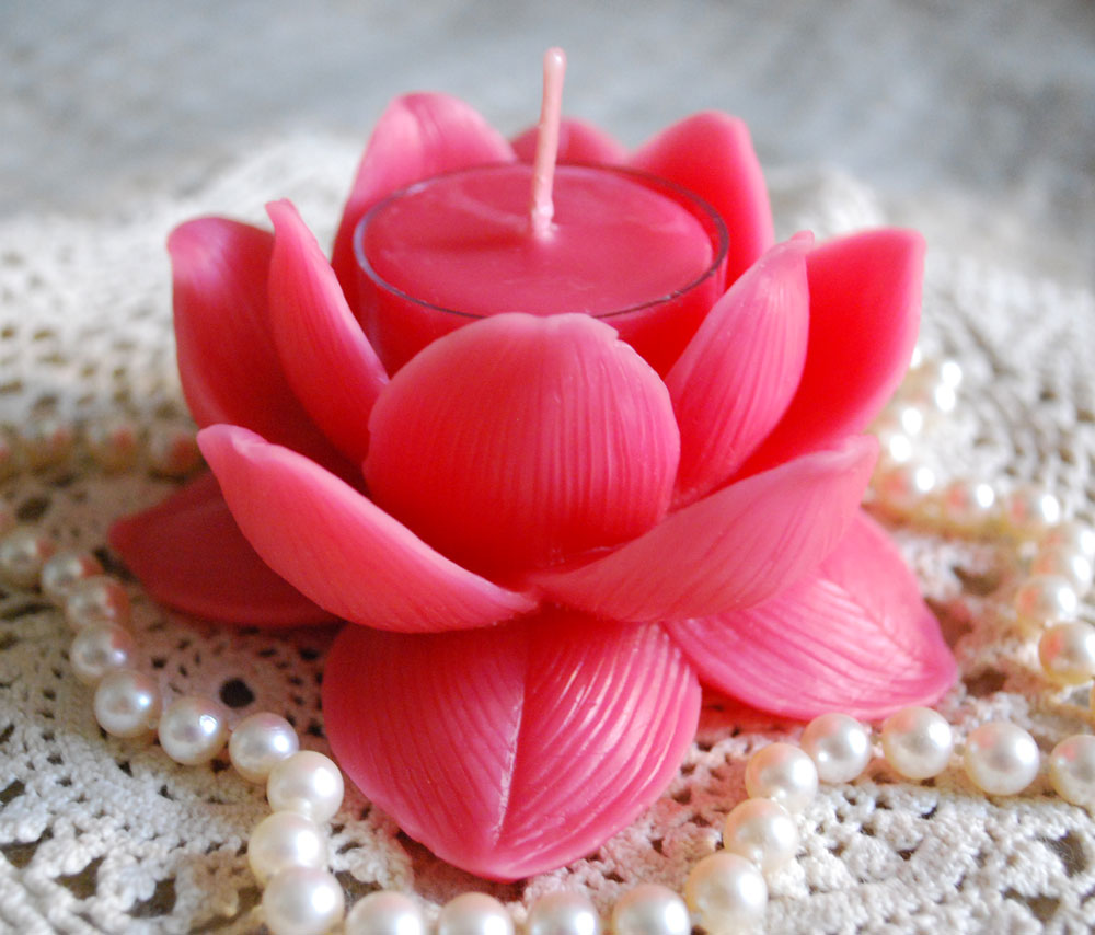Pure Beeswax Lotus Flower Candle Holder with 2 Tealights Infinitely Reuseable in Pink - Image 4