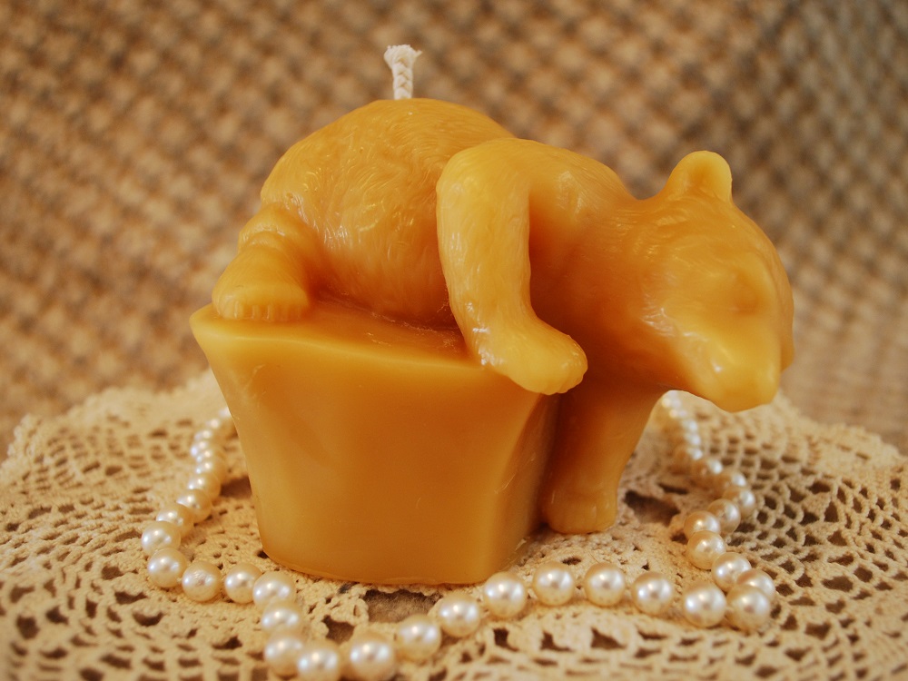 Pure Beeswax Polar Bear Shaped Candle